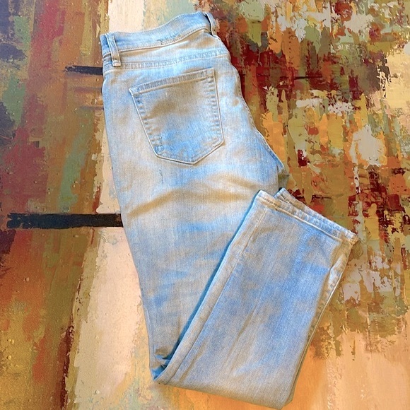 GAP - Women’s 1969 Distressed Boyfriend Jeans - Picture 7 of 10